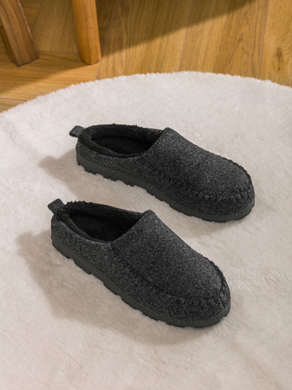 Fur-Lined Men's Home Slippers-1