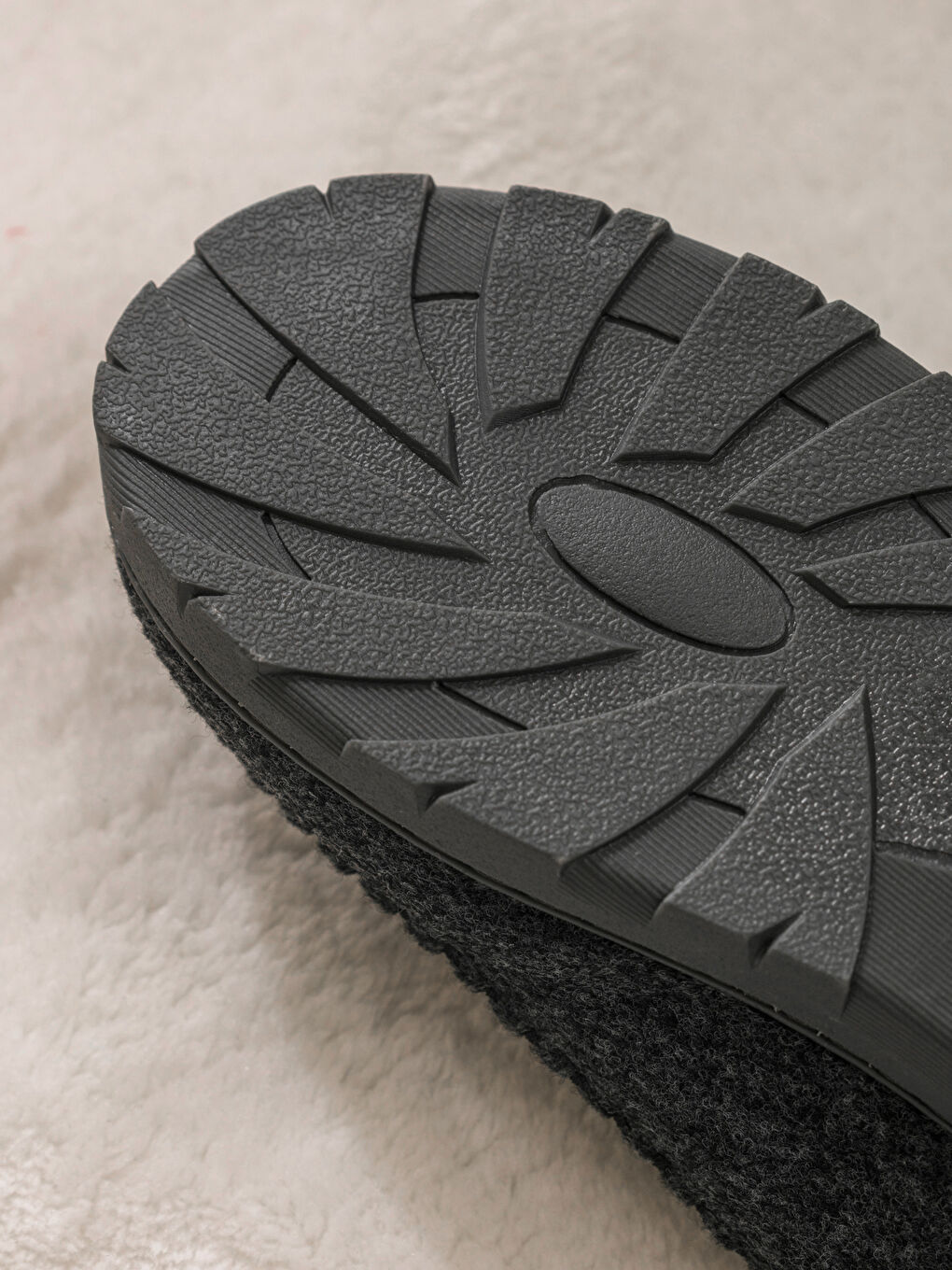 Fur-Lined Men's Home Slippers-4