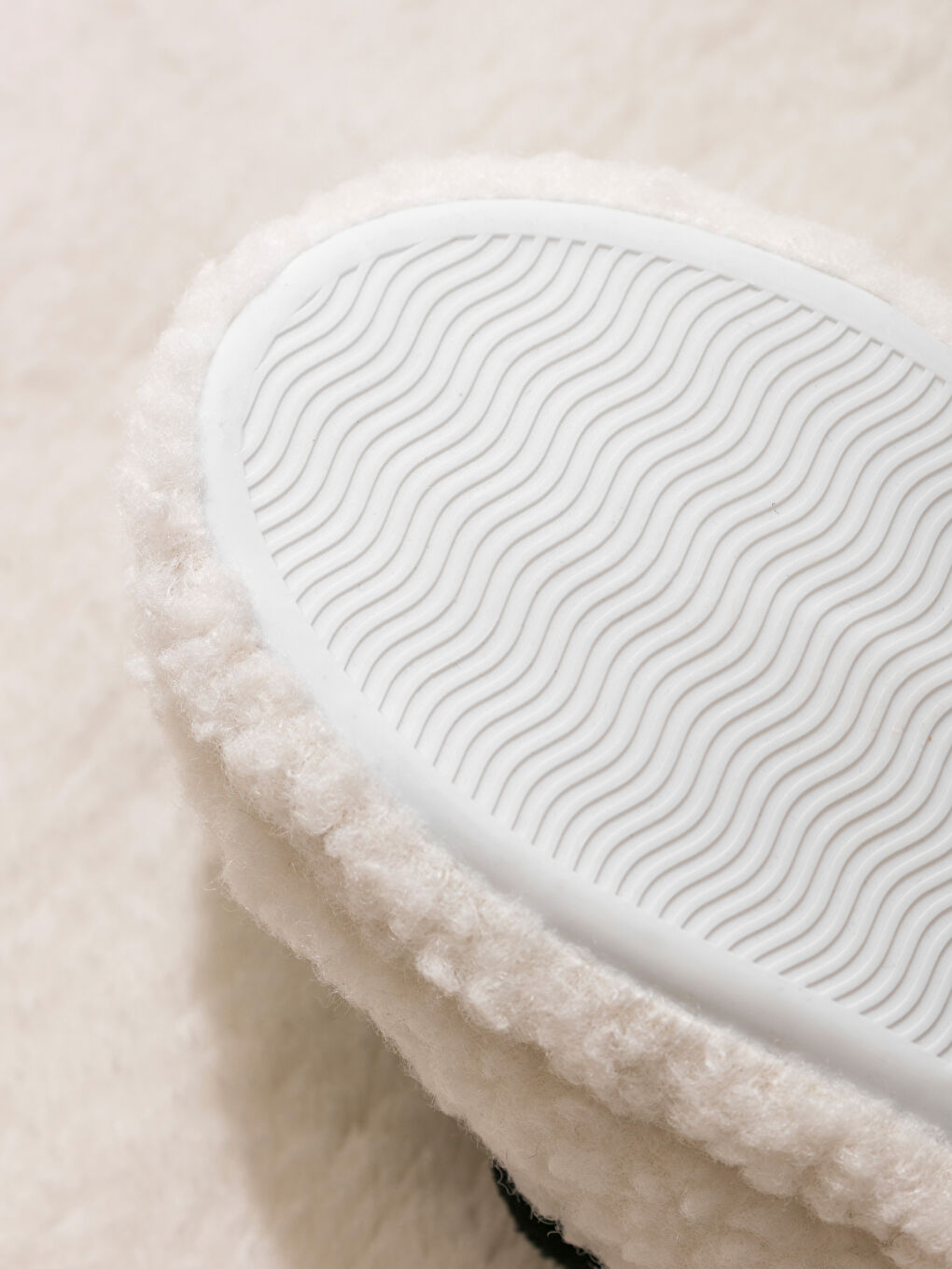 Plush Women's Home Slippers-4