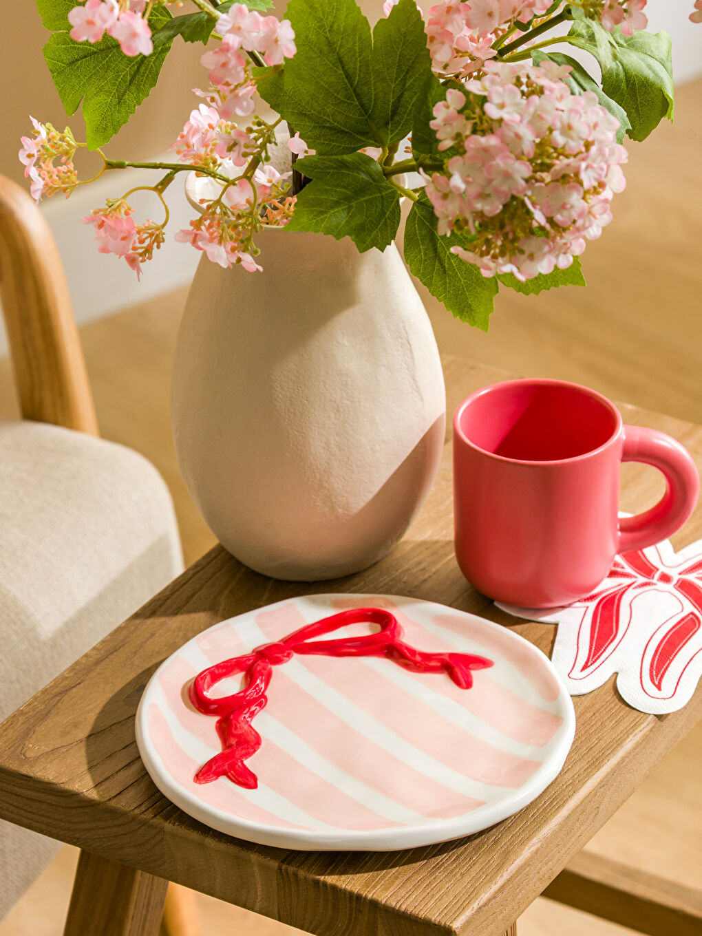 Karışık Fiyonk Figürlü Seramik Pasta Tabağı 18 cm-1