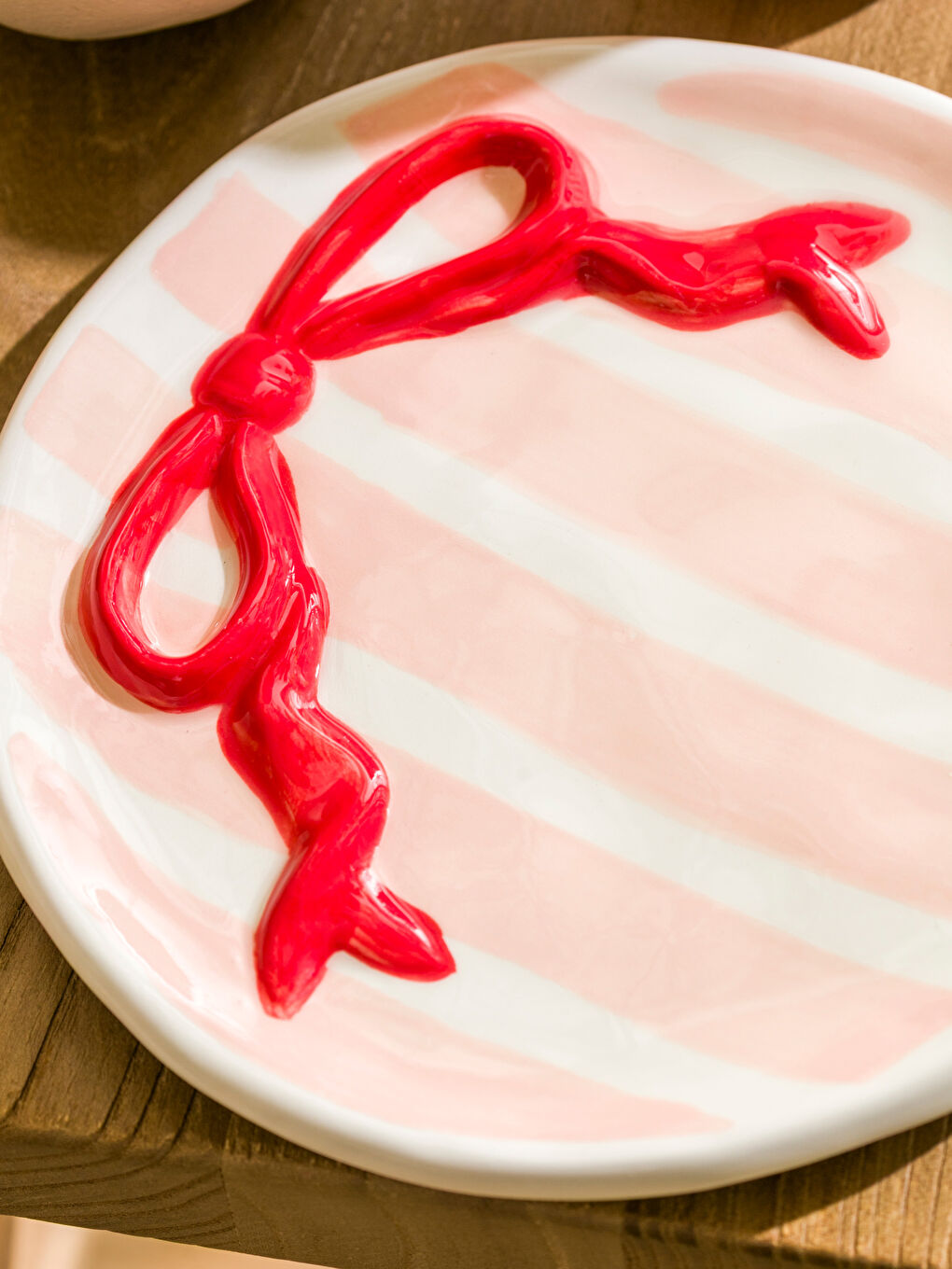 Karışık Fiyonk Figürlü Seramik Pasta Tabağı 18 cm-2