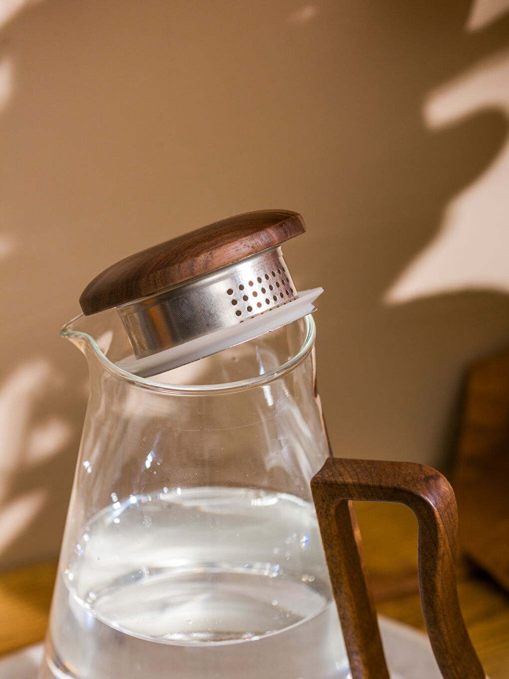 Renksiz Ahşap Kapaklı Cam Sürahi 2000 ml-3