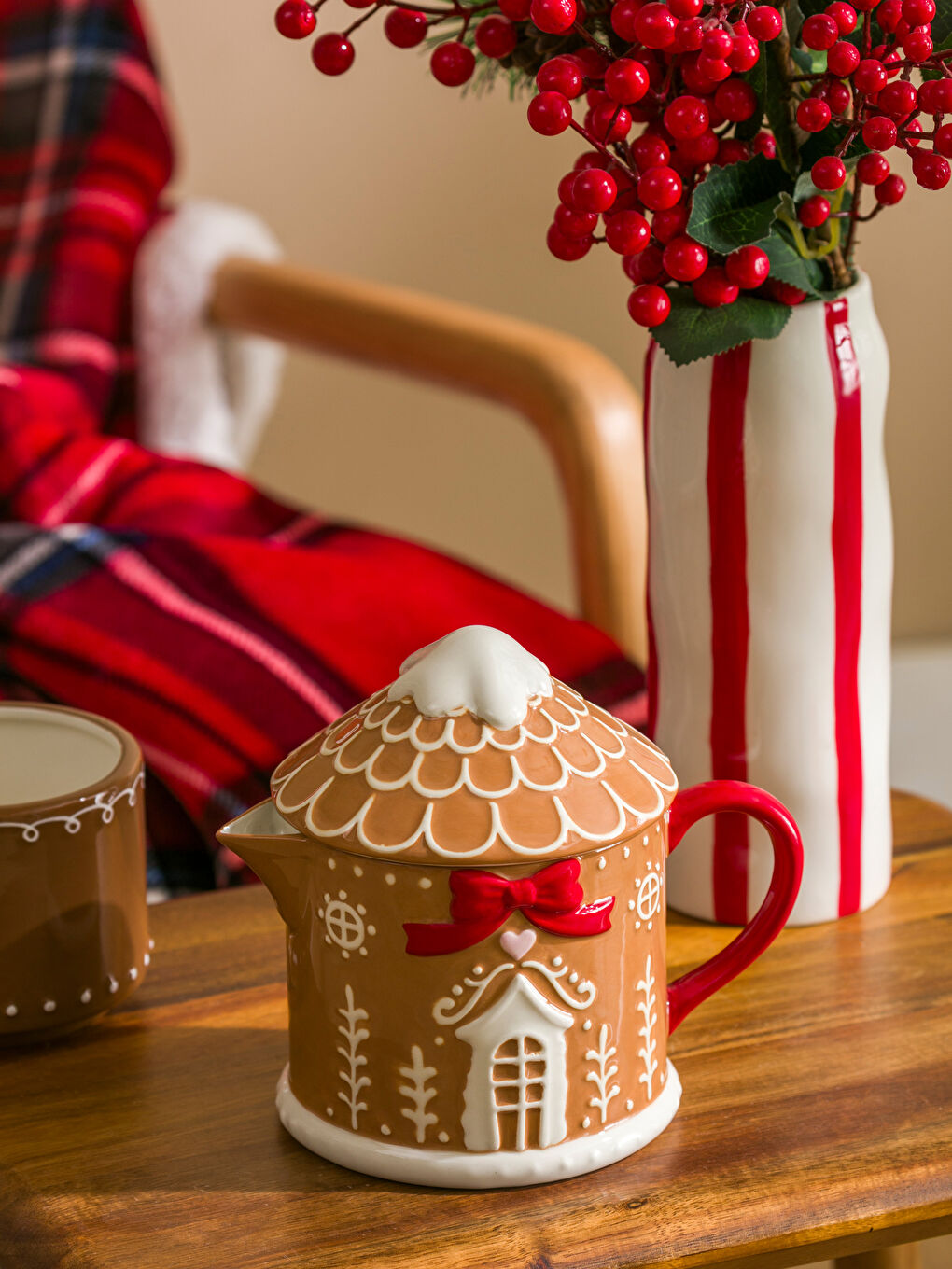 Bej Yılbaşı Temalı Seramik Demlik 590 ml