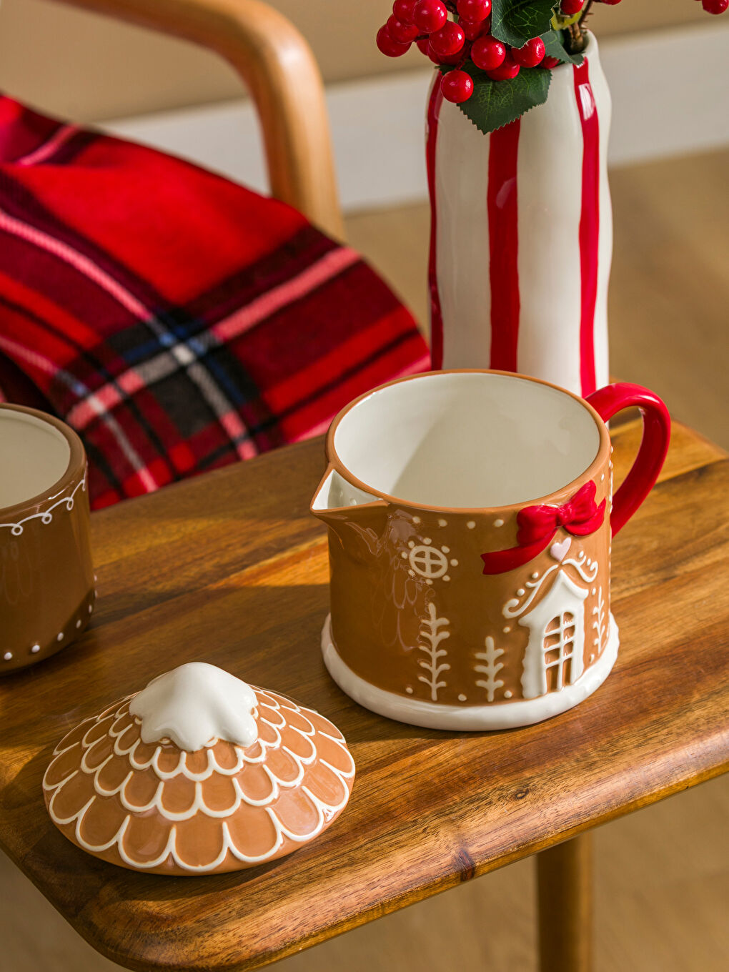 Bej Yılbaşı Temalı Seramik Demlik 590 ml-1