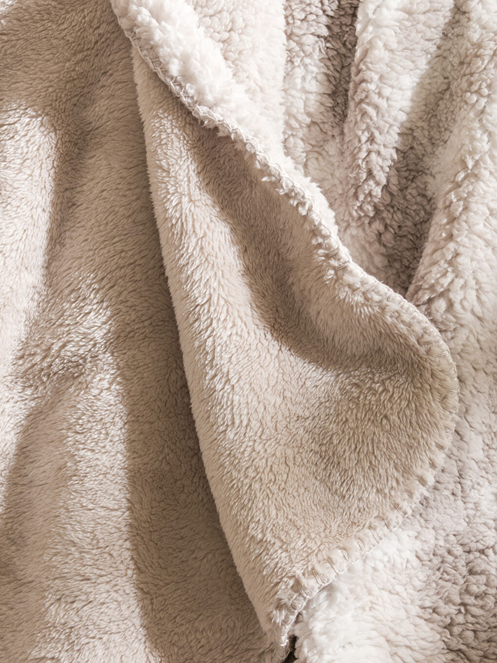 Bej Pelüş Tv Battaniyesi 100x150 cm-2