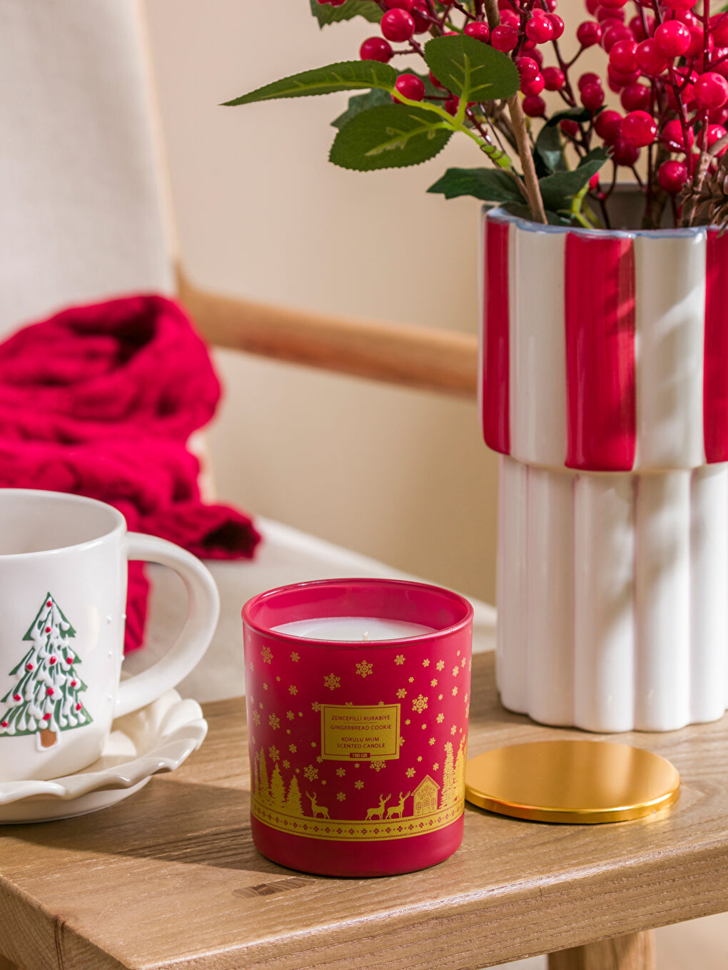 Kırmızı Kurabiye Kokulu Bardak Mum 190 g-1