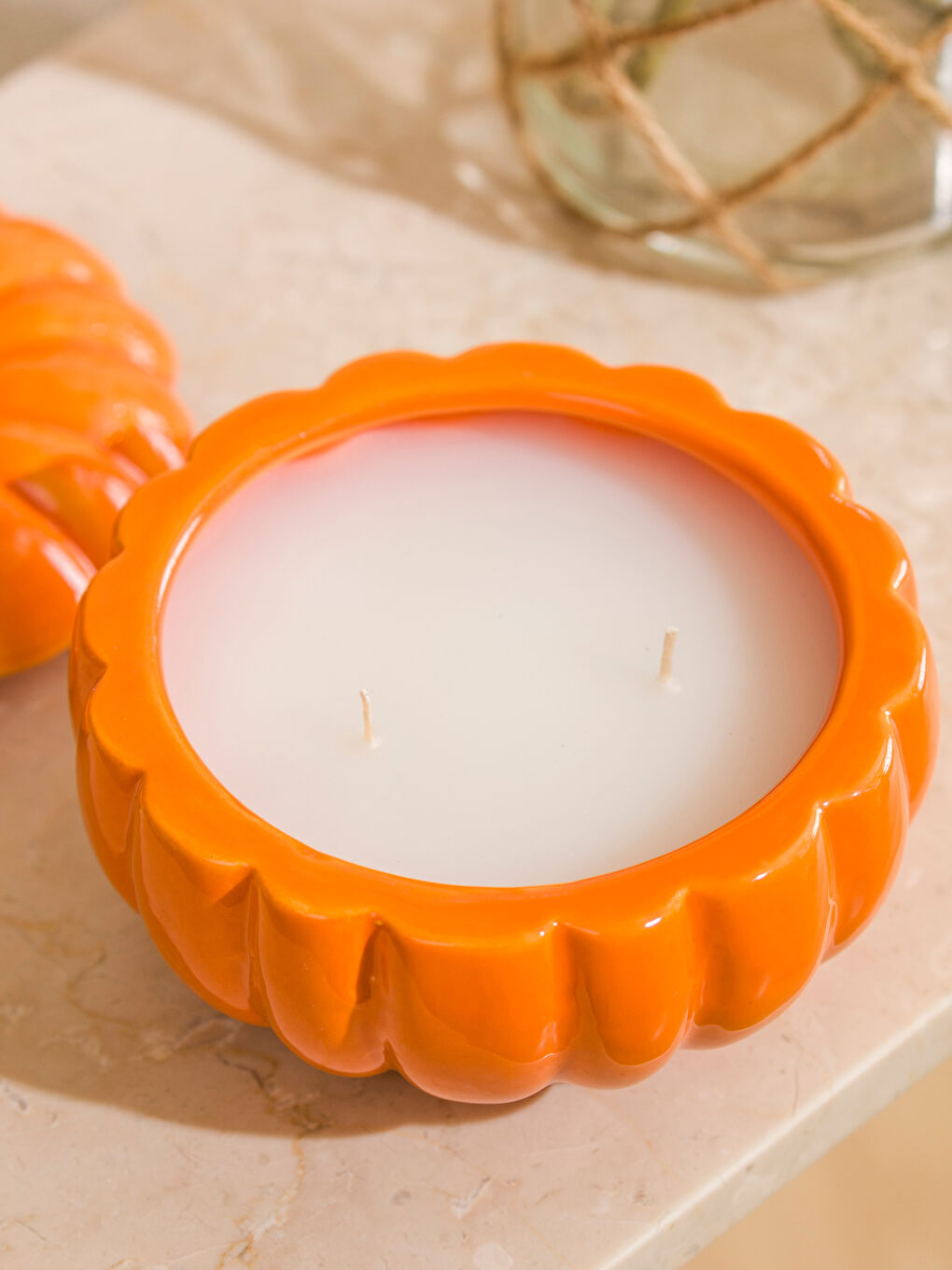 Ароматическая декоративная свеча в форме тыквы, 13 см.  -3