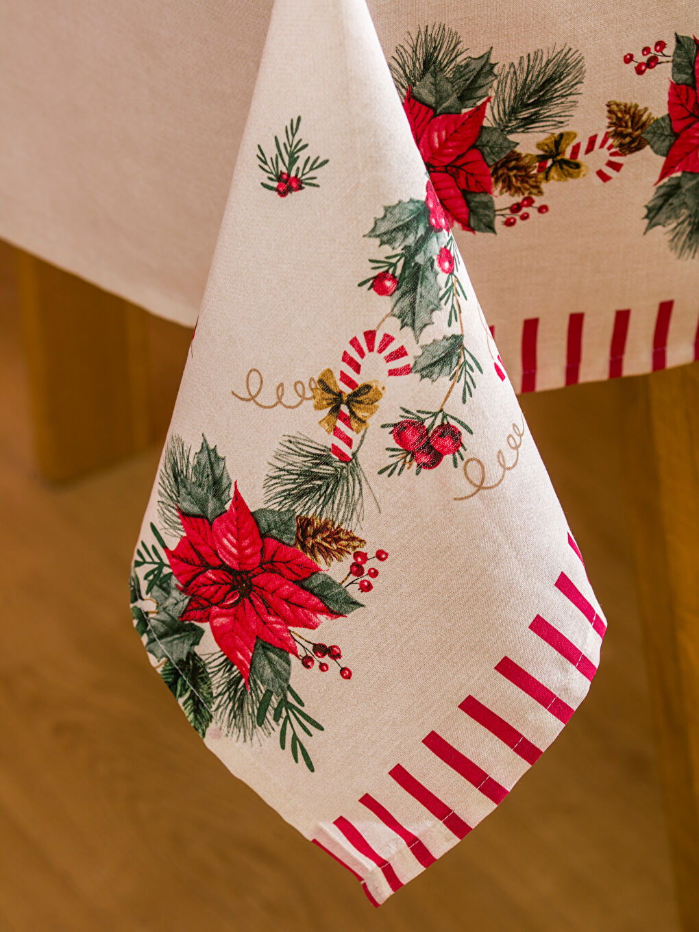 Christmas Themed Tablecloth 150x220 cm-4