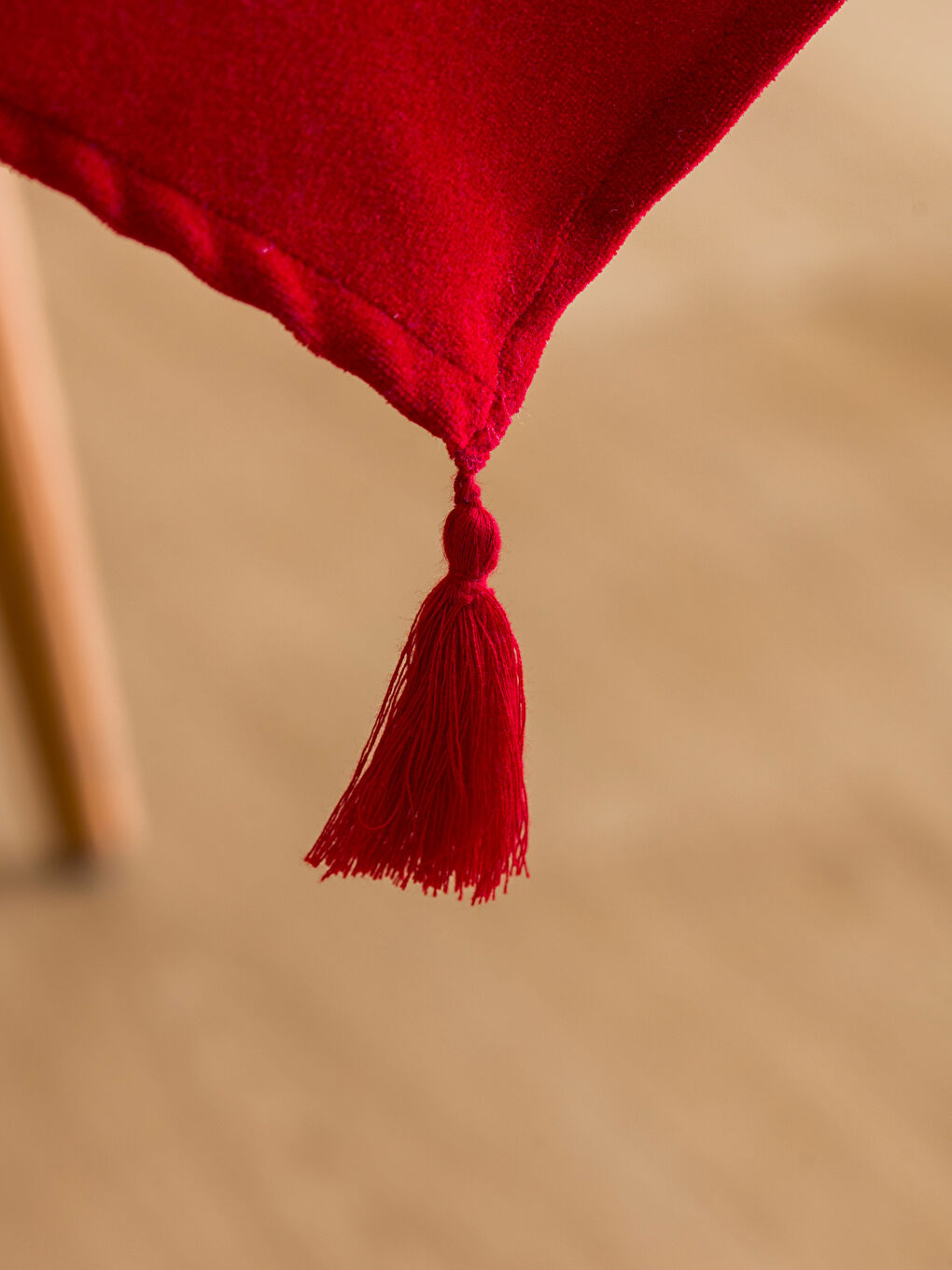 Kırmızı Yılbaşı Temalı Püsküllü Runner 45x150 cm-4