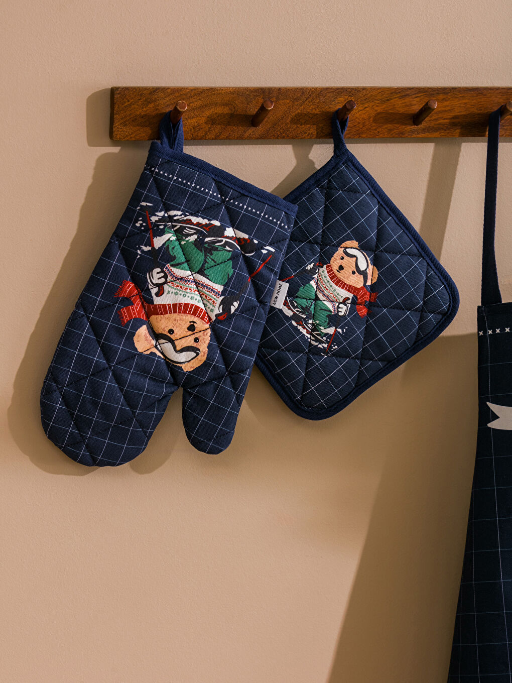 Teddy Bear Printed Oven Mitten and Pot Holder