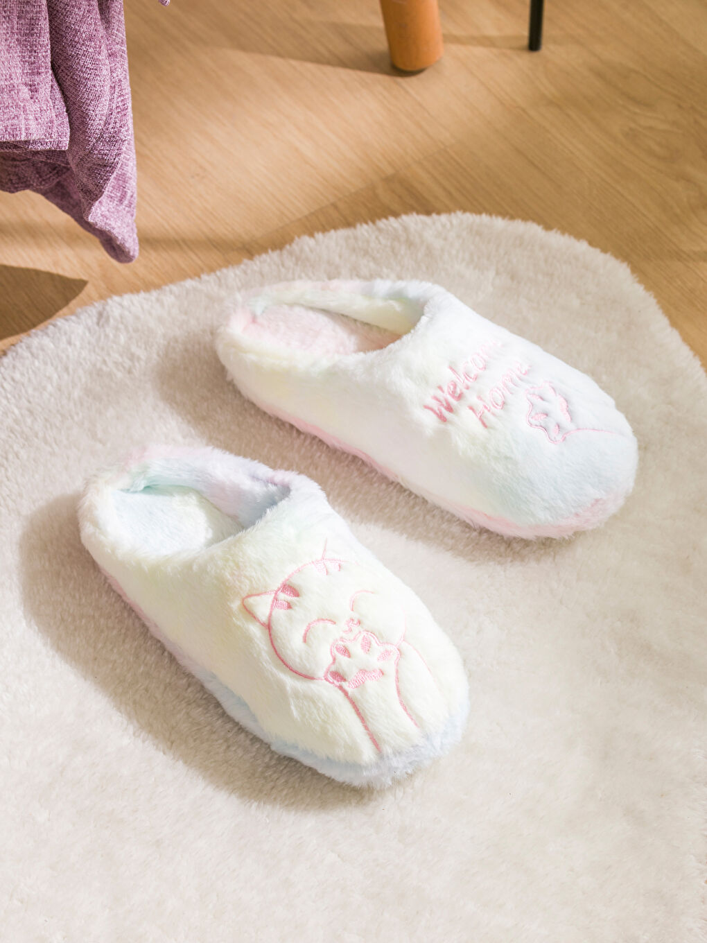 Karışık Kedi Nakışlı Kadın Ev Terliği-1