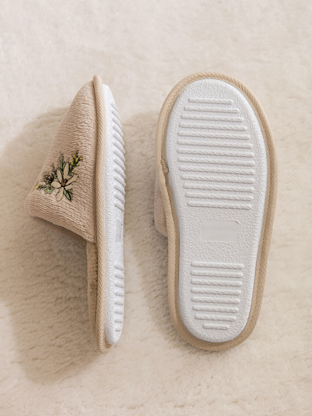 Bej Çiçek Nakışlı Kadın Ev Terliği-3