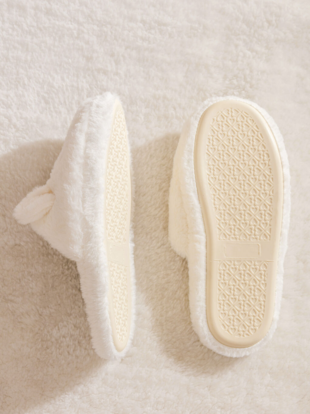 Beyaz Pelüş Kadın Ev Terliği-3