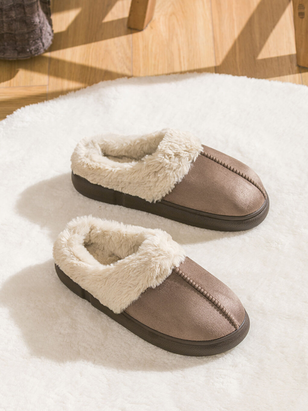 Bej Süet Görünümlü Kadın Ev Terliği-1