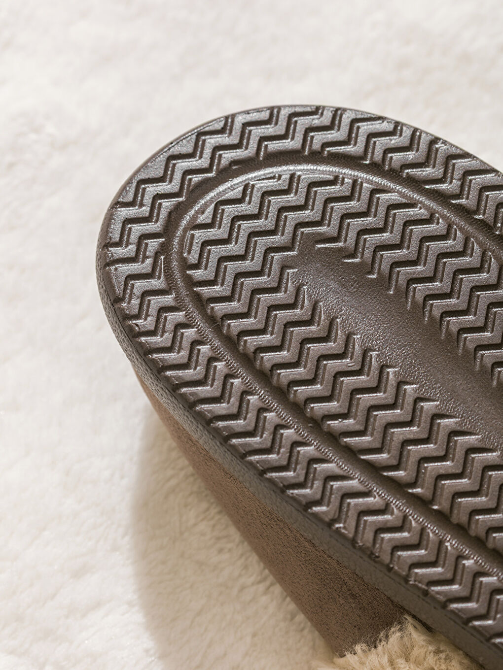 Bej Süet Görünümlü Kadın Ev Terliği-4