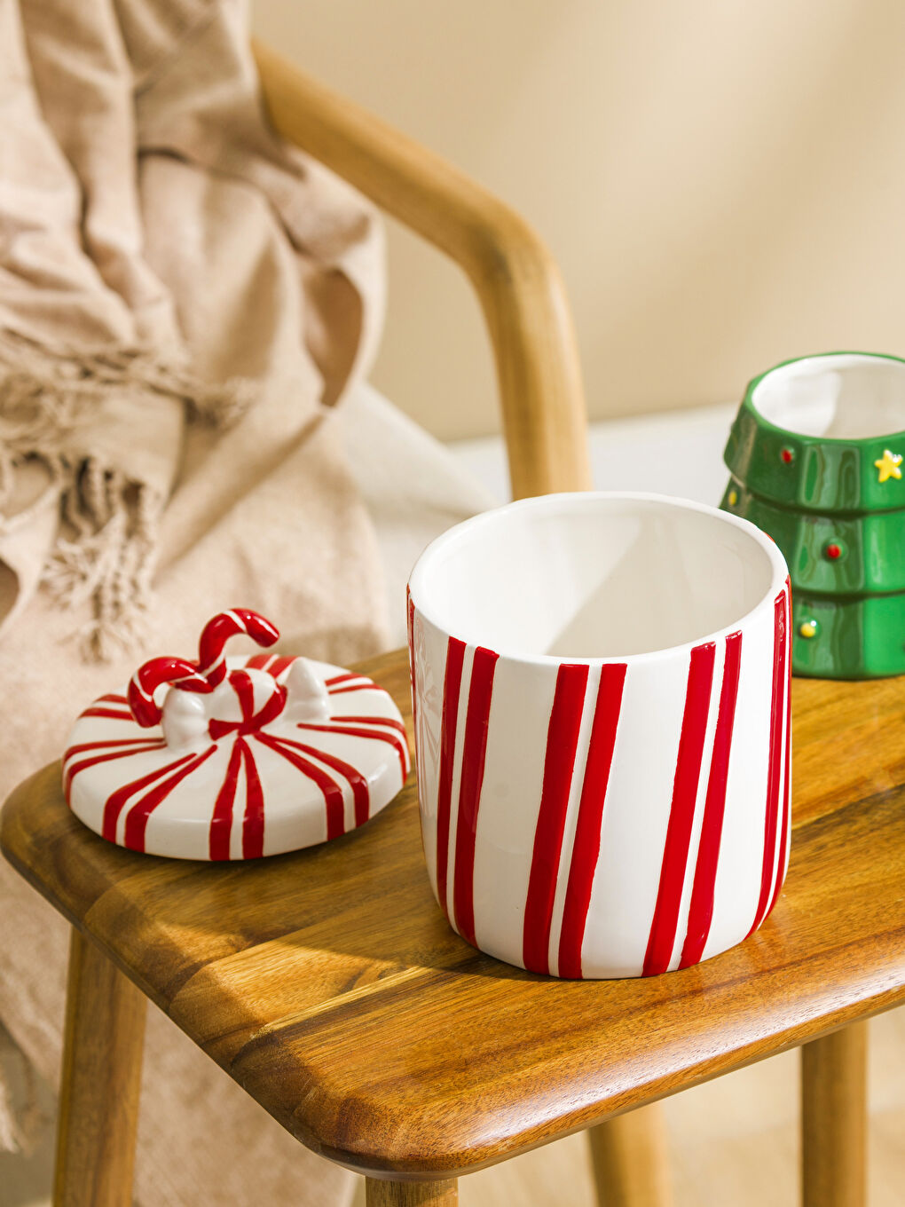 Kırmızı Baston Şeker Seramik Kavanoz-1