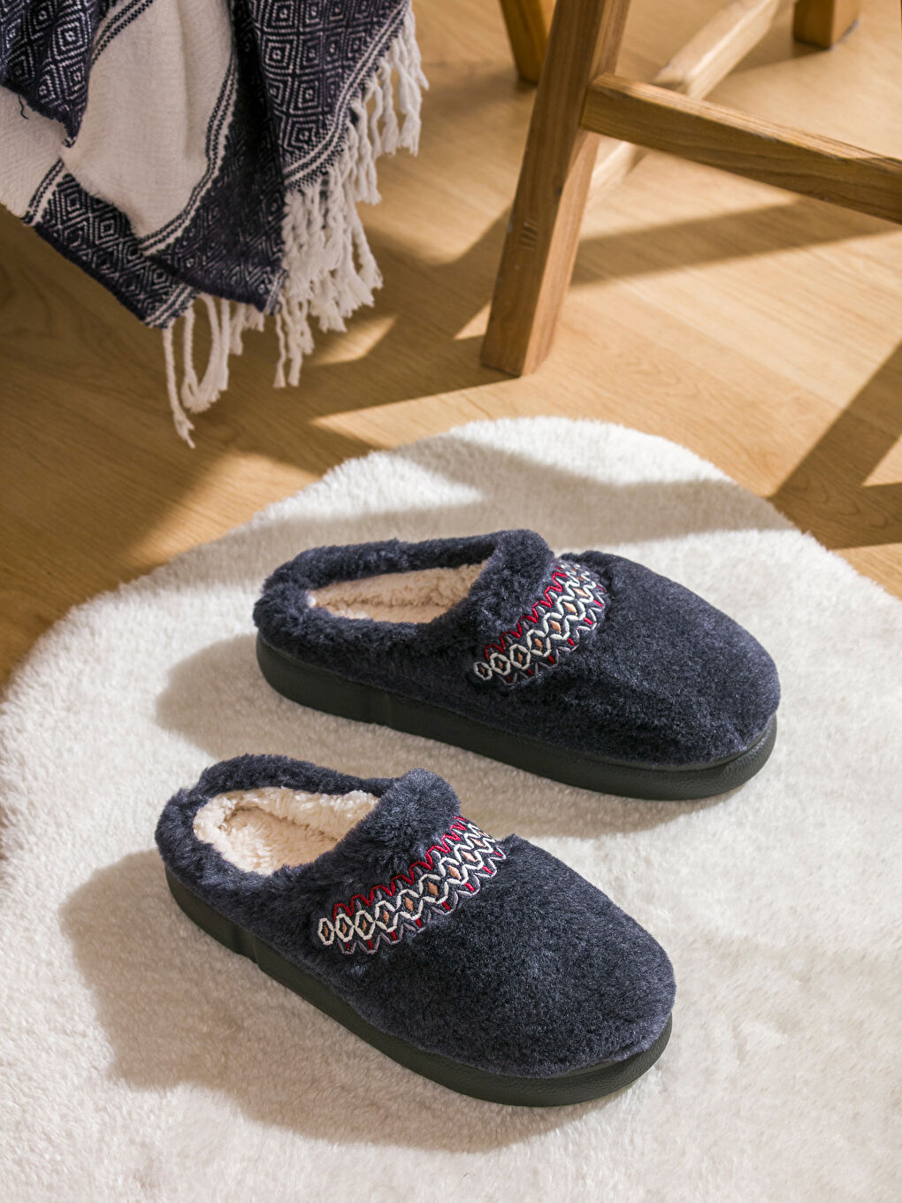 Lacivert Kadın Pelüş Ev Terliği-1