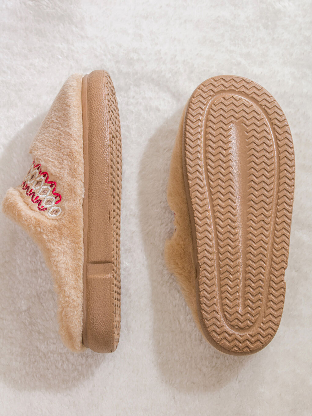 Bej Kadın Pelüş Ev Terliği-3