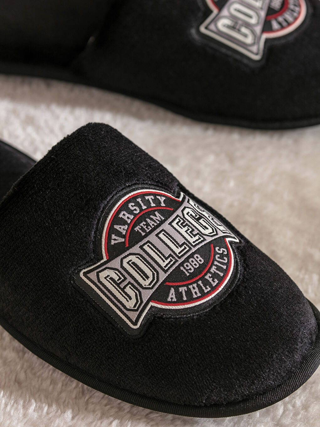 Siyah Nakışlı Erkek Ev Terliği-2