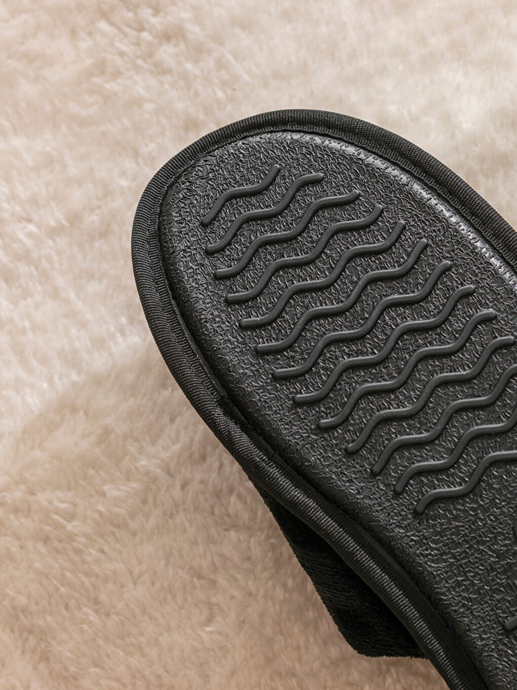 Siyah Nakışlı Erkek Ev Terliği-4