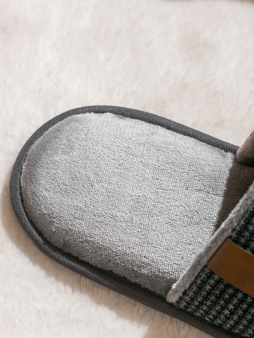 نعال منزلية مخططة مقدمة مغلقة للرجال-2