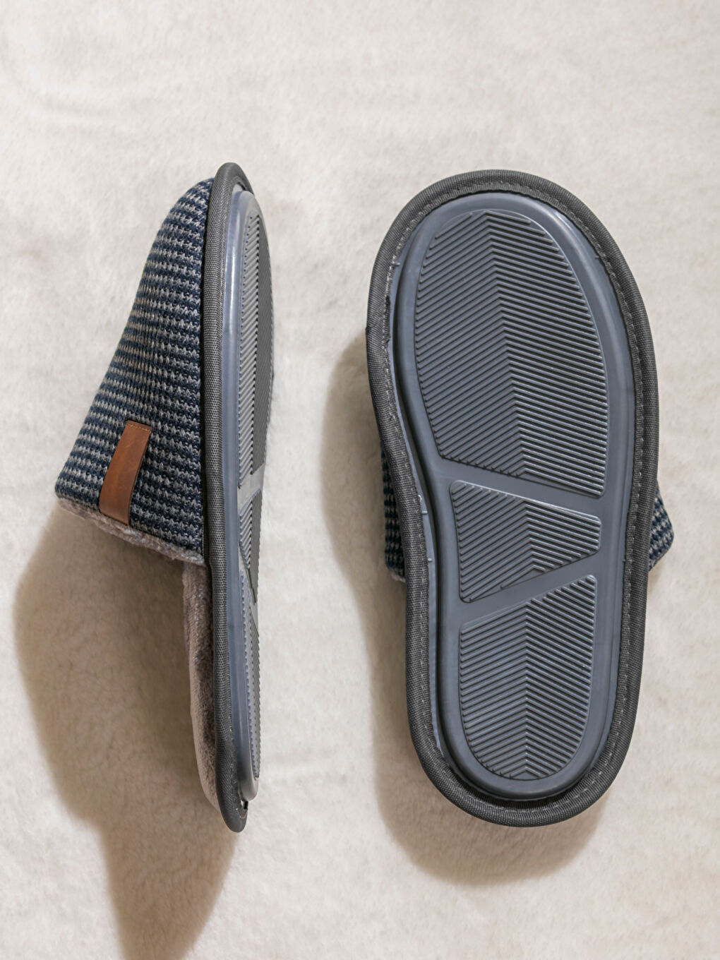 نعال منزلية مخططة مقدمة مغلقة للرجال-3
