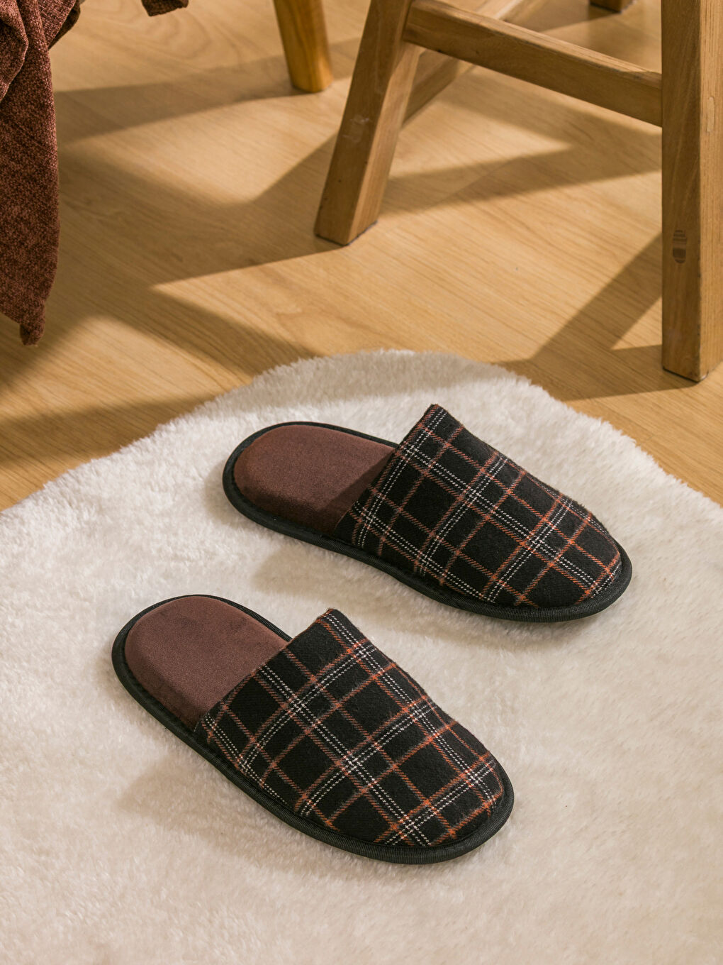 Kahverengi Ekose Desenli Erkek Ev Terliği-1