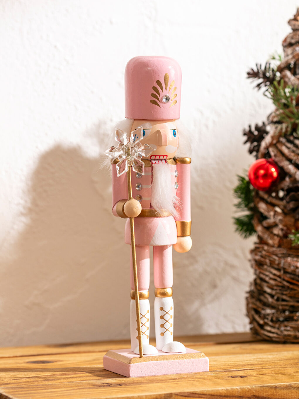 Karışık Fındıkkıran Figürlü Ahşap Biblo 26 cm