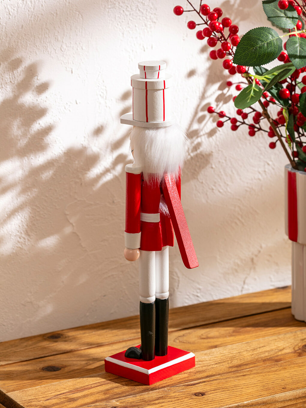 Karışık Fındıkkıran Figürlü Ahşap Biblo 39 cm-1