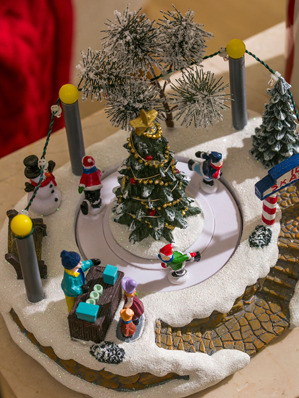 Karışık Yılbaşı Temalı Müzik Kutusu 22 cm-3