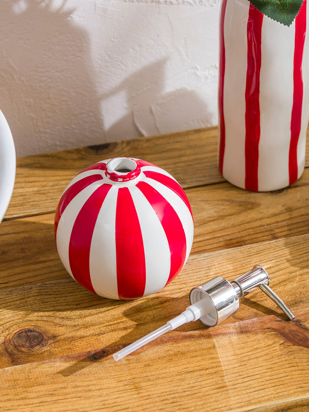 Christmas-Themed Ceramic Liquid Soap Dispenser-1