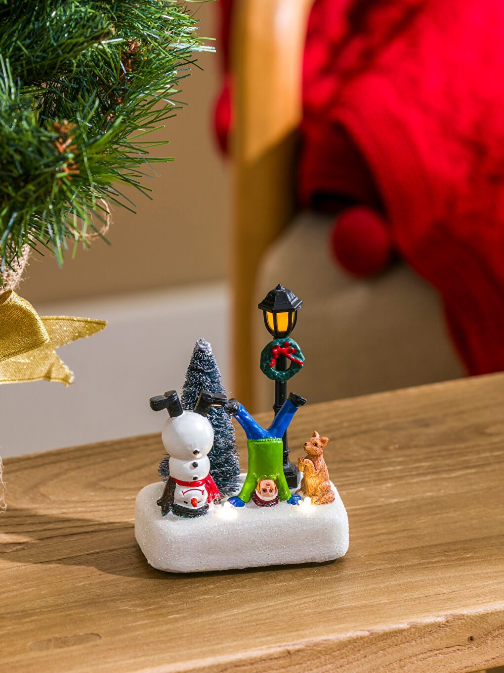 Karışık Yılbaşı Temalı Dekoratif Obje Işıklı 12 cm