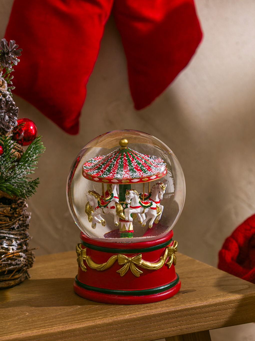 Karışık Yılbaşı Temalı Kar Küresi 16 cm-1