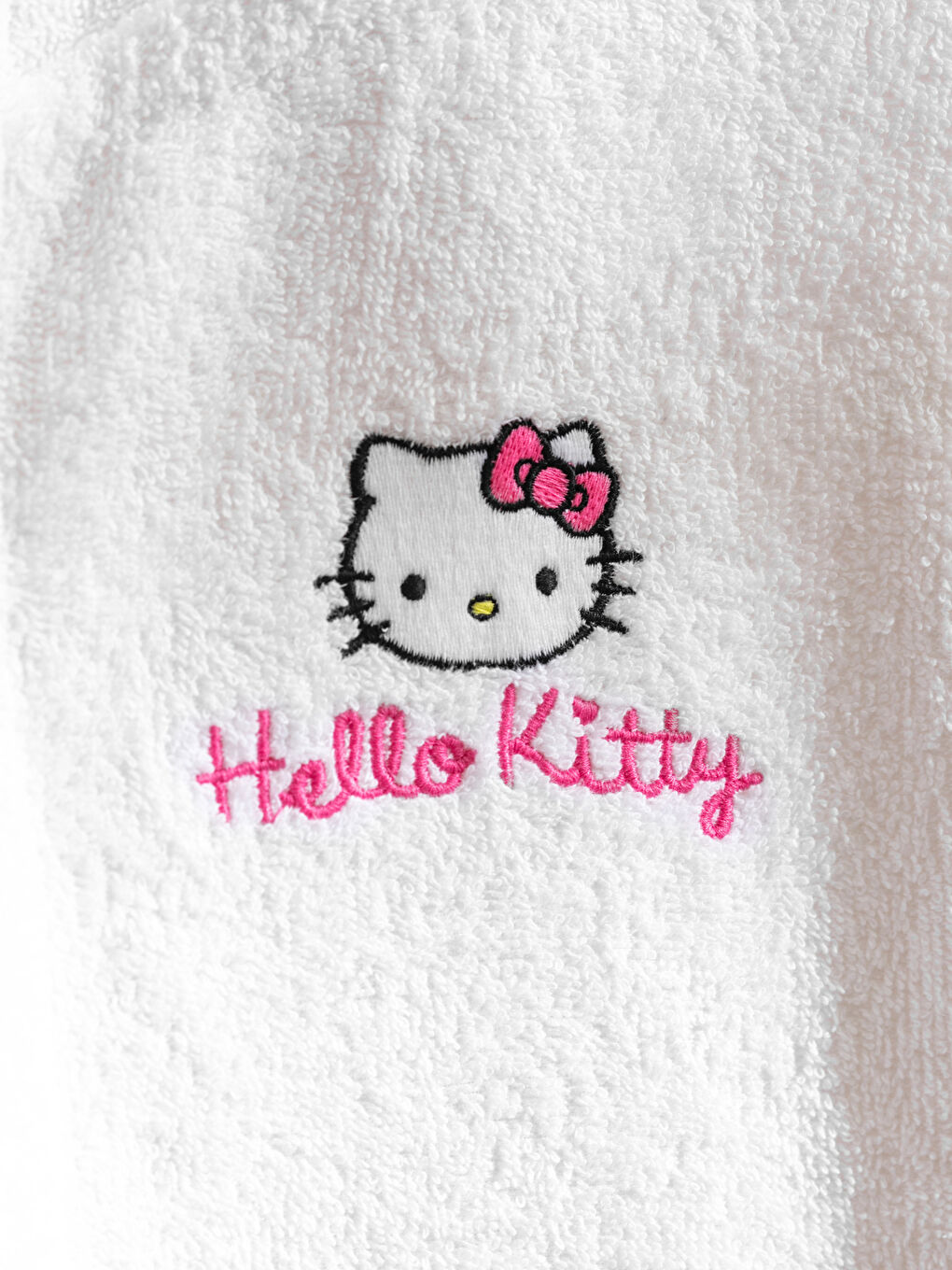 LCW HOME Hello Kitty Embroidered Girls' Bathrobe -W5EV92Z4-J5E