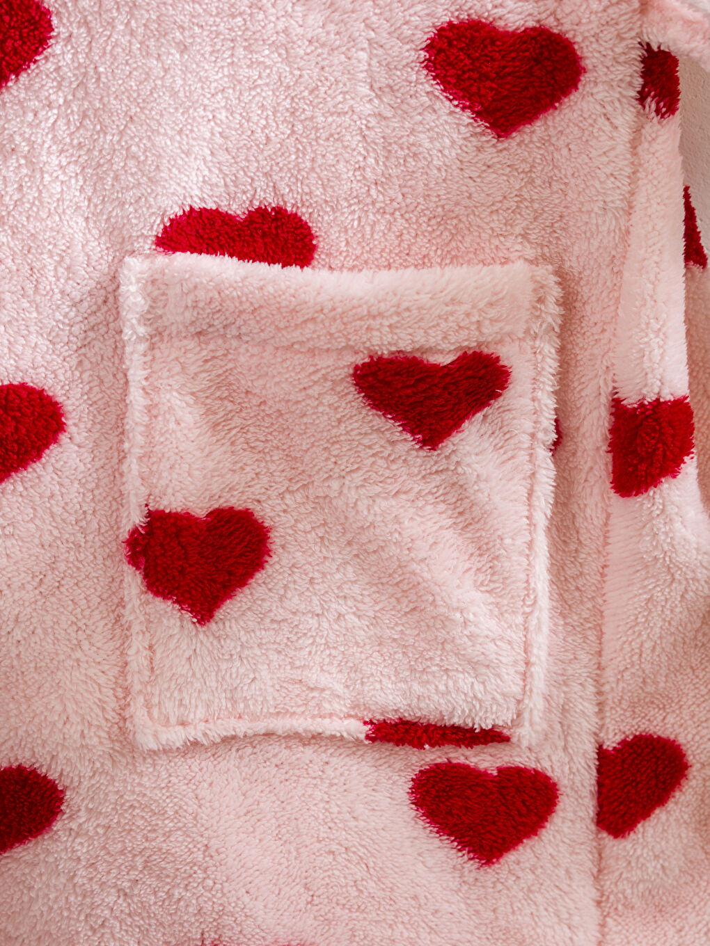 Kırmızı Kalp Baskılı Kadın Bornoz-2