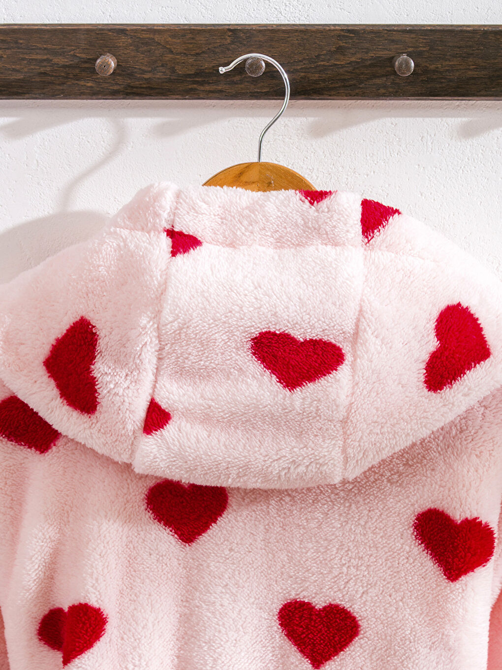 Kırmızı Kalp Baskılı Kadın Bornoz-3