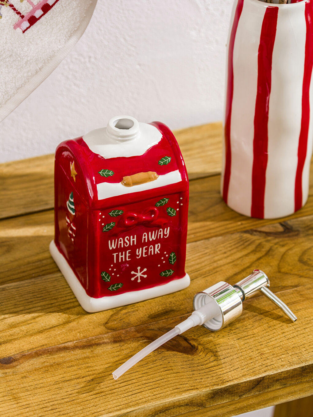 Christmas-Themed Ceramic Liquid Soap Dispenser-1