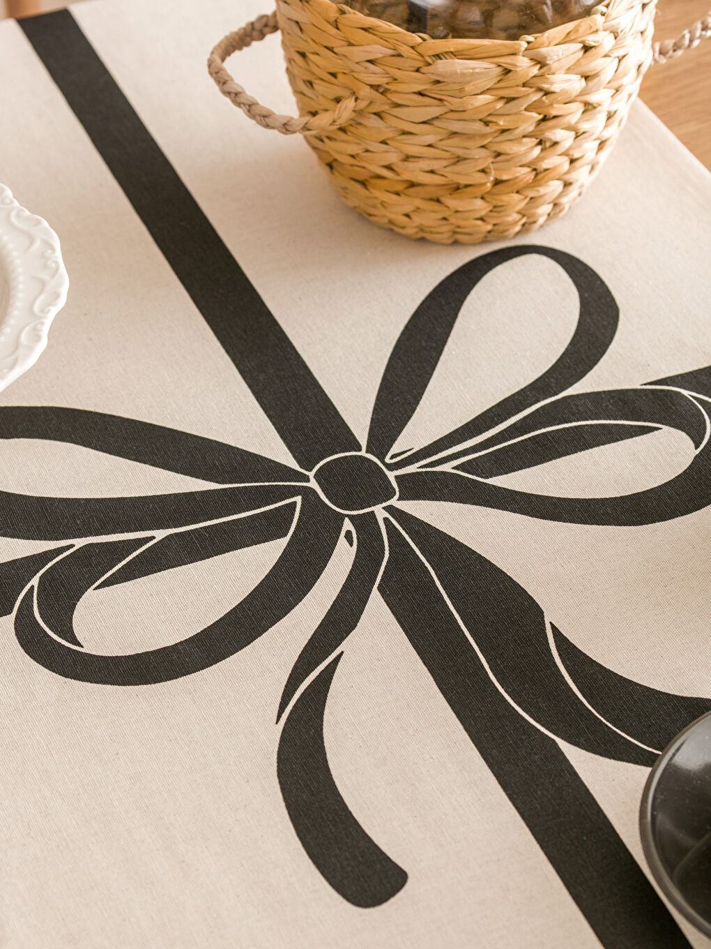 LC WAIKIKI BLACK Table Runner -W5FQ96Z8-LQJ