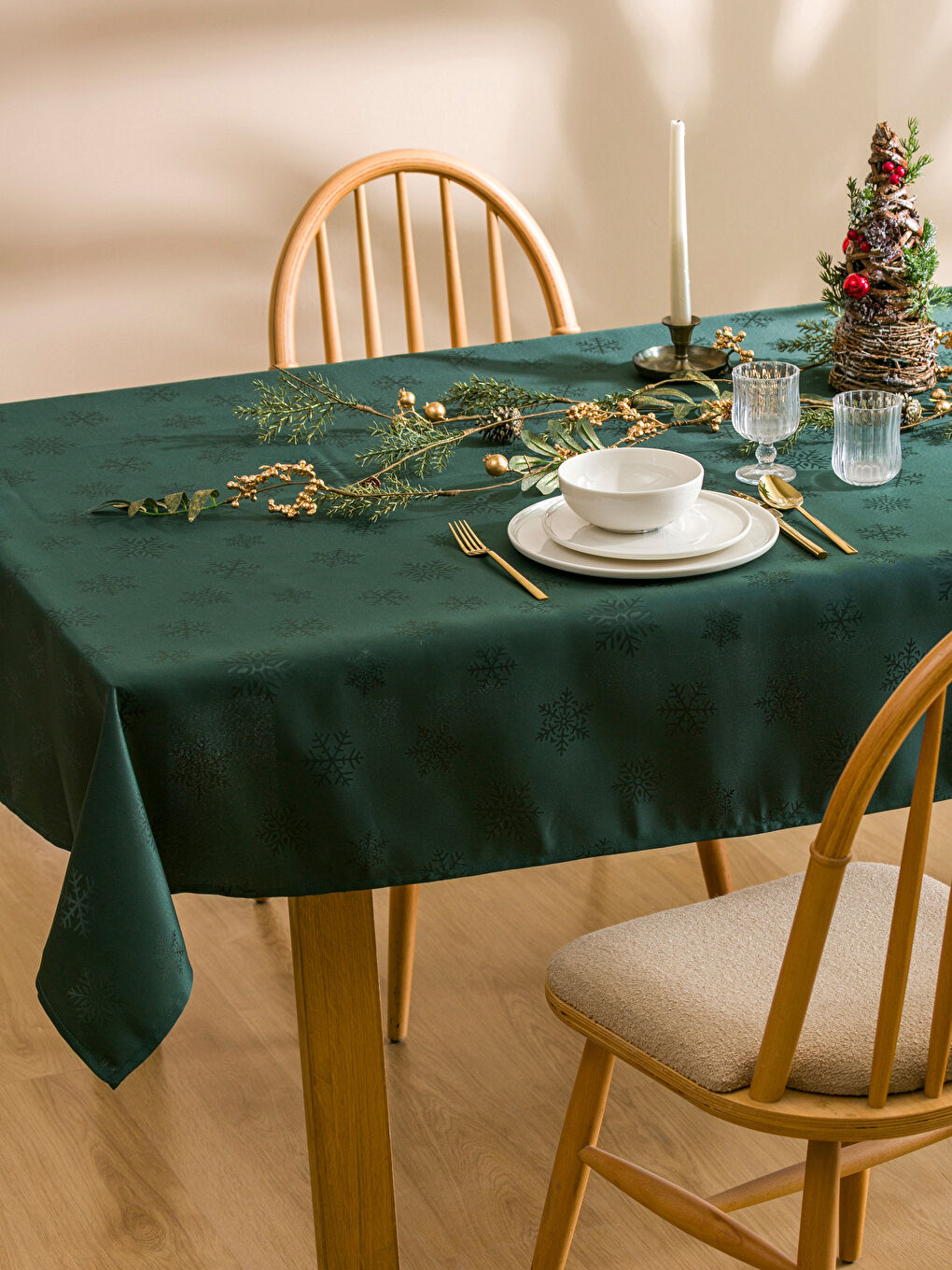GREEN Tablecloth