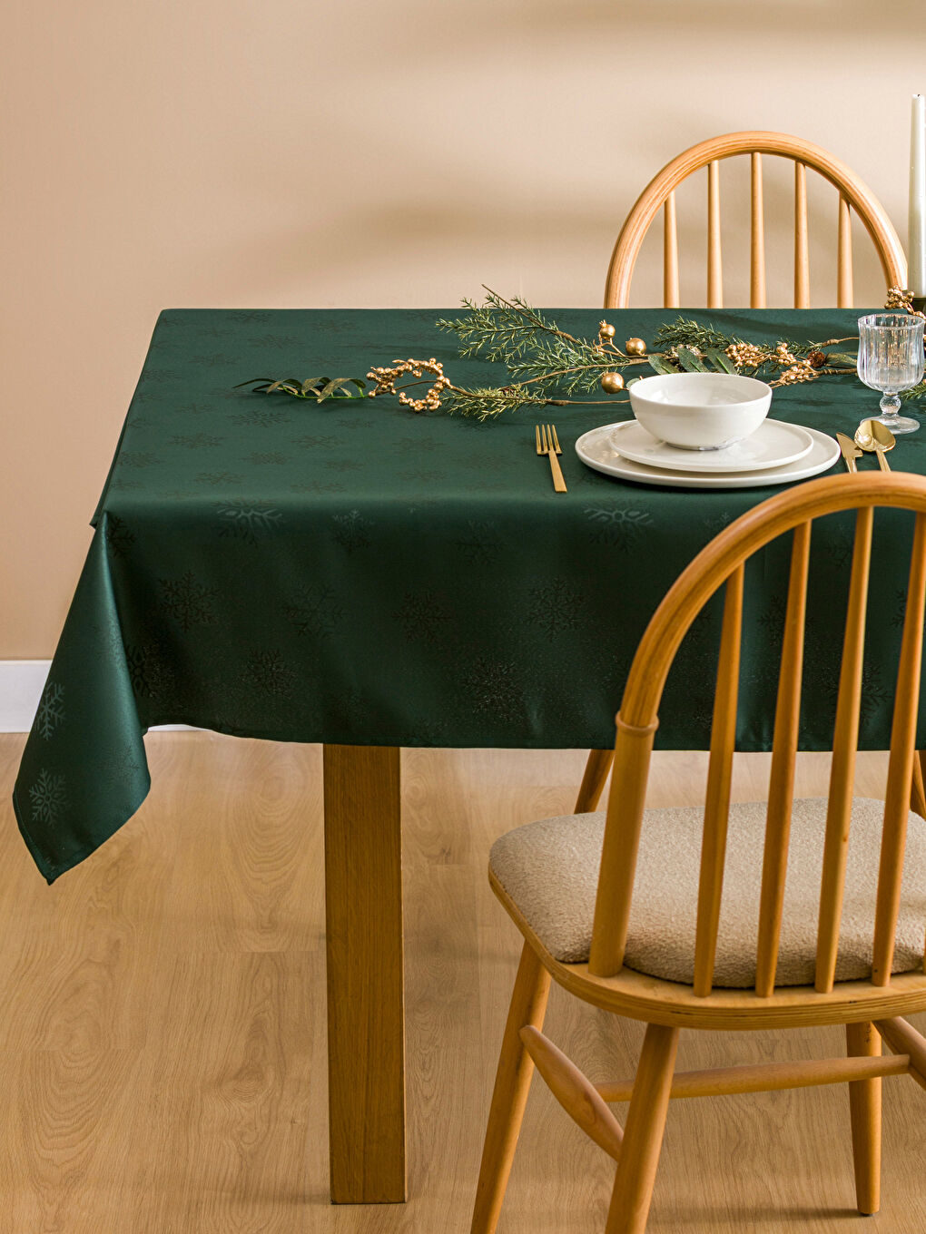 GREEN Tablecloth-1