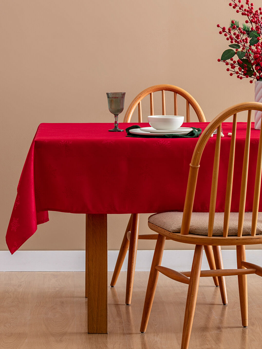 RED Tablecloth-1