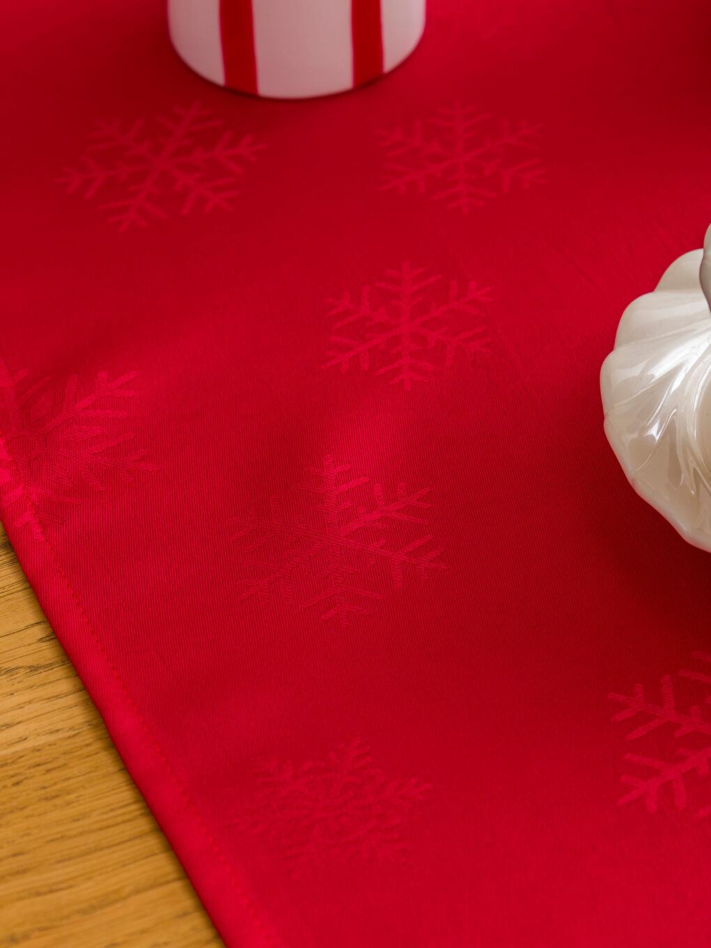 RED Table Runner-2
