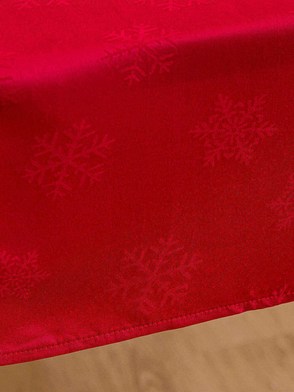 RED Table Runner-3