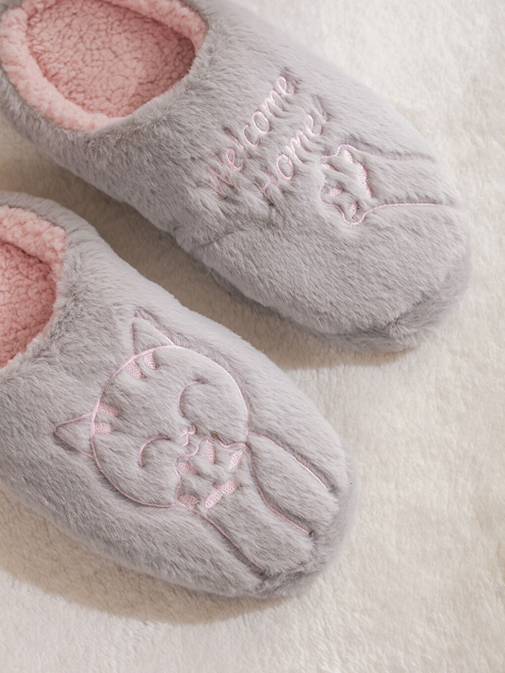 Gri Sincap Nakışlı Kadın Ev Terliği-2