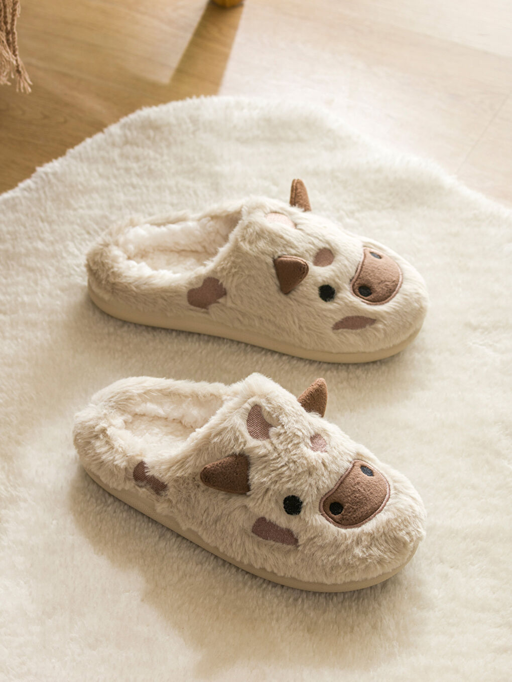 Bej Hayvan Nakışlı Kadın Ev Terliği-2