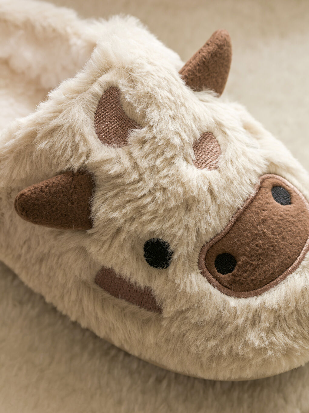 Bej Hayvan Nakışlı Kadın Ev Terliği-3