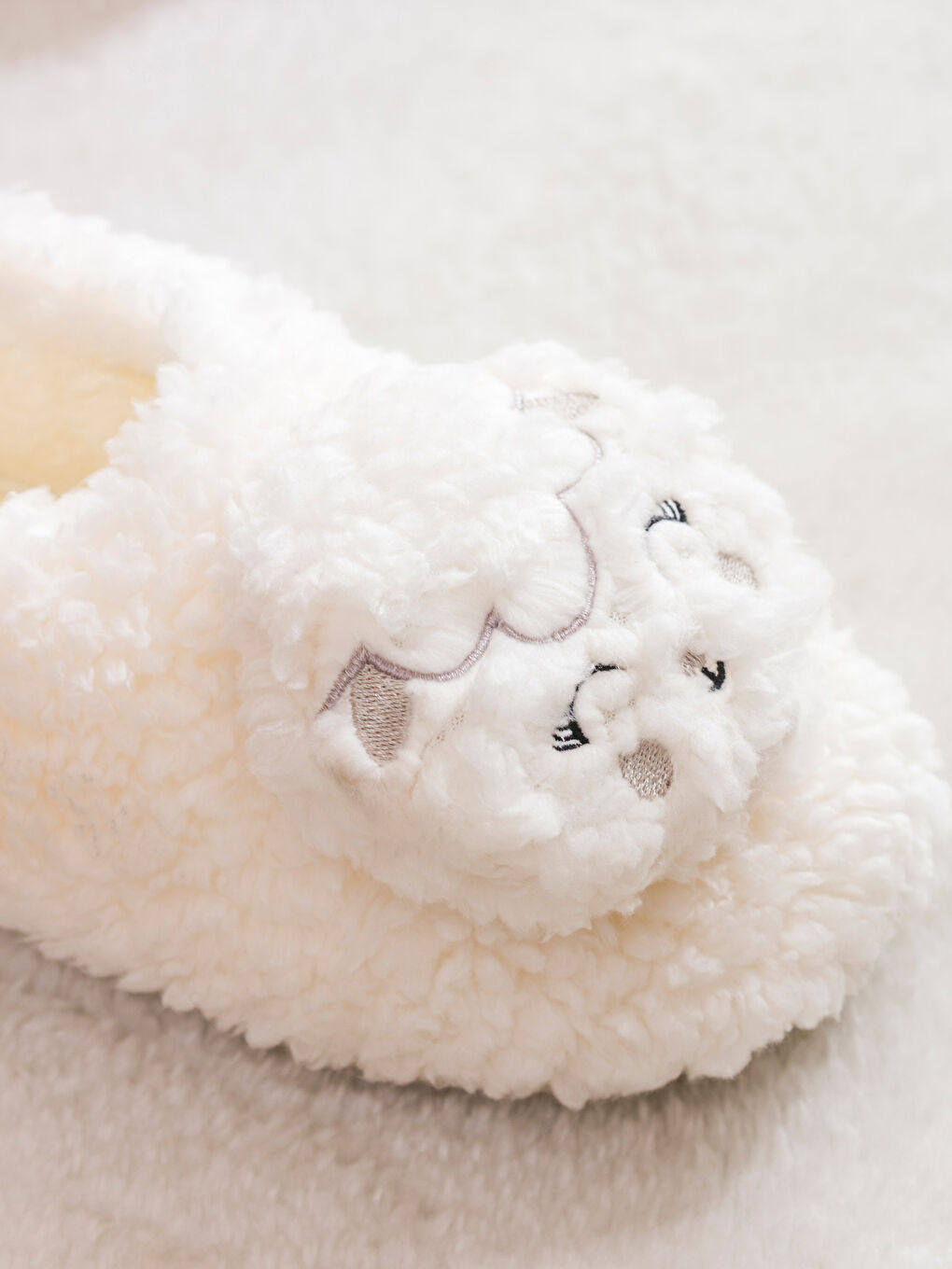 Ekru Hayvan Figürlü Pelüş Kadın Panduf-2