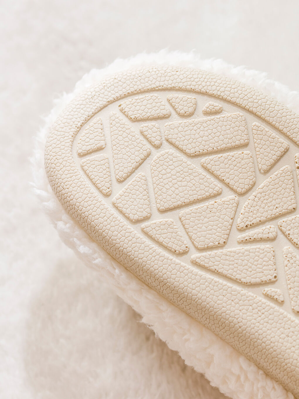 Ekru Hayvan Figürlü Pelüş Kadın Panduf-4