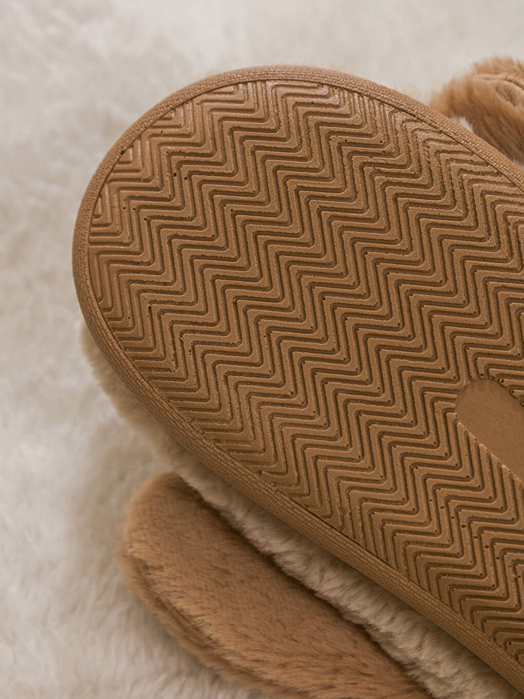 Bej Köpek Figürlü Pelüş Kadın Ev Terliği-4