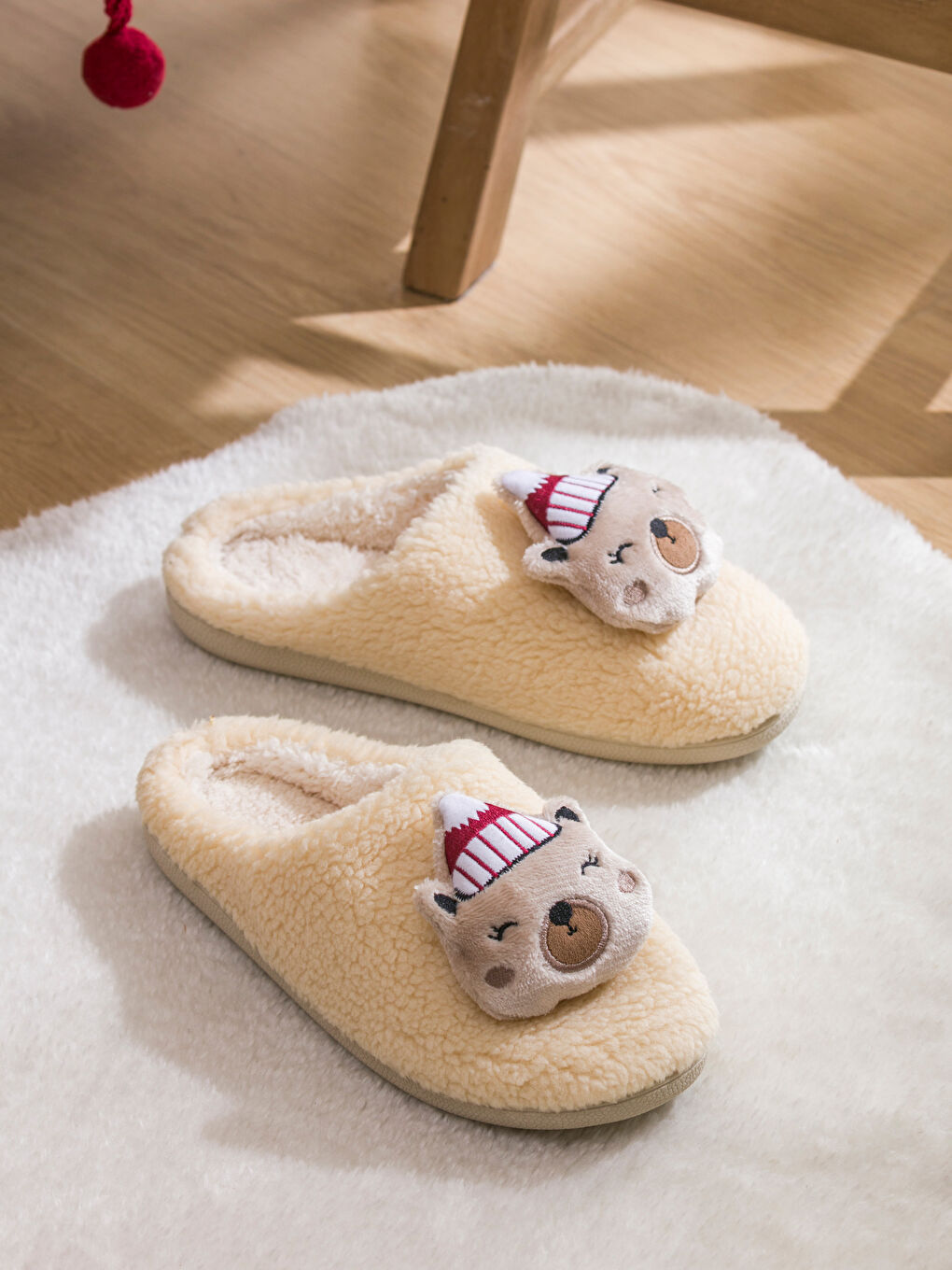 Ekru Ayı Figürlü Pelüş Kadın Ev Terliği-1